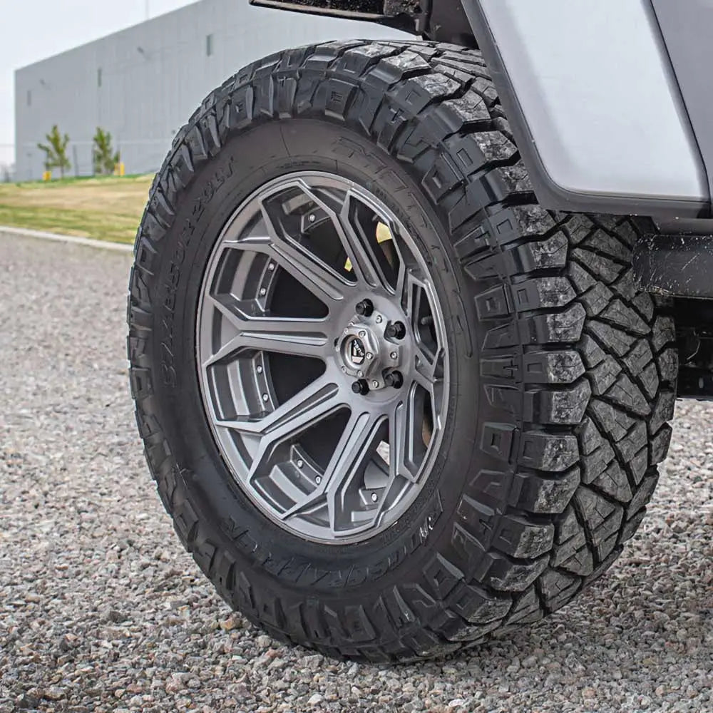 Felg D705 Siege Brushed Gun Metal Tinted Clear Fuel 22x12 Et-44 6x139.7