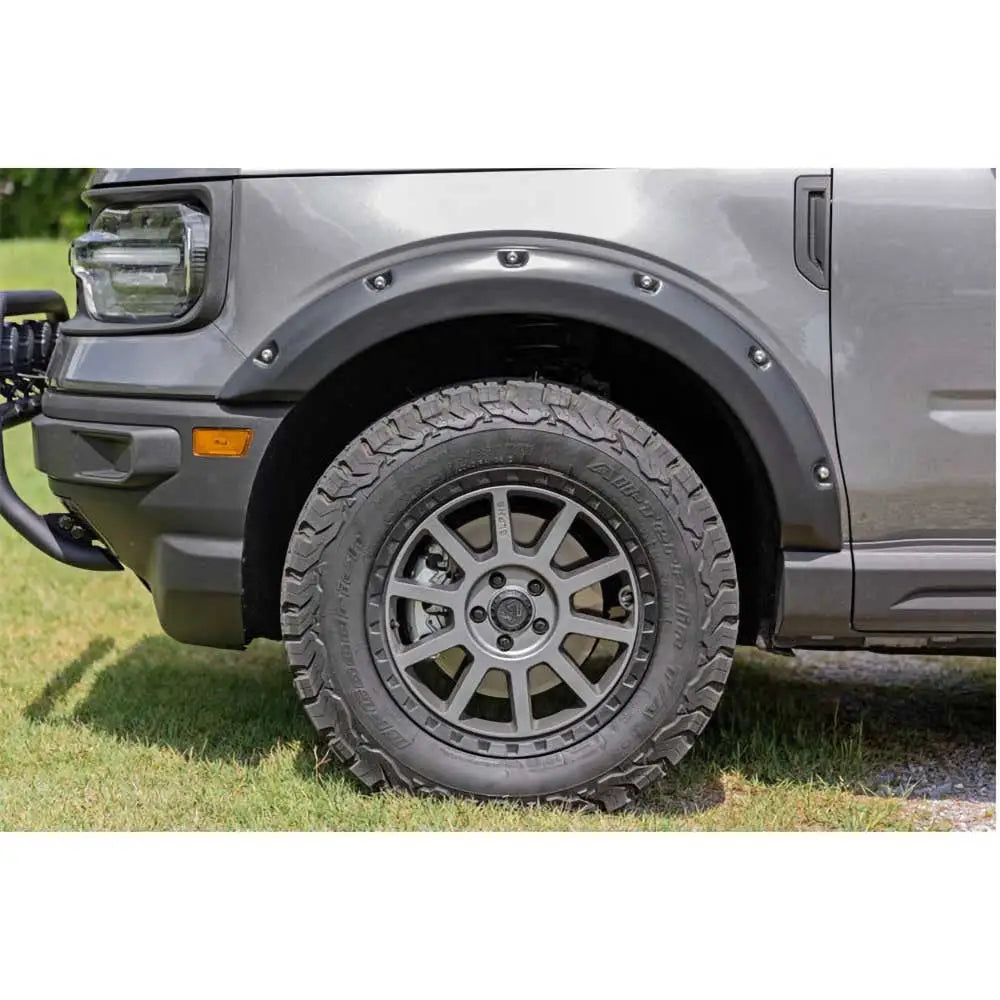 Ford Bronco Sport 21- Skjermforlengere Rough Country Pocket Svart Nitte