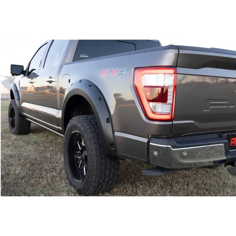 Ford F150 21-23 Skjermbreddere Rough Country Tradisjonell Pocket