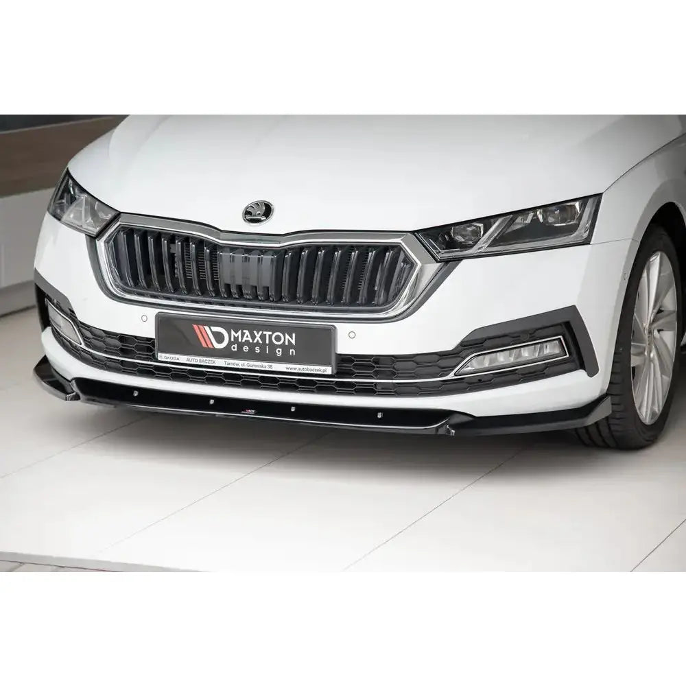 Frontleppe V.1 Skoda Octavia Mk4