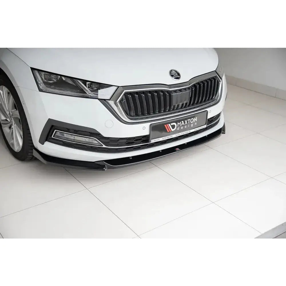 Frontleppe V.1 Skoda Octavia Mk4