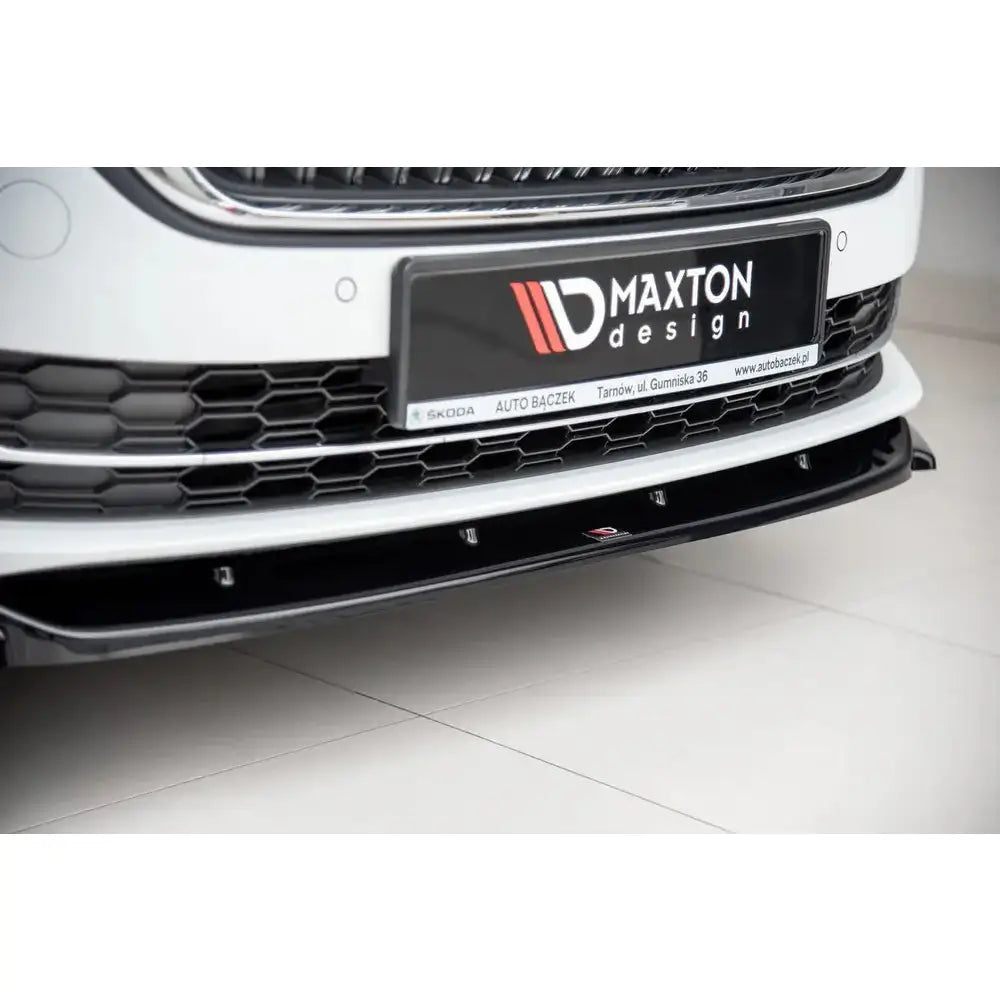 Frontleppe V.1 Skoda Octavia Mk4