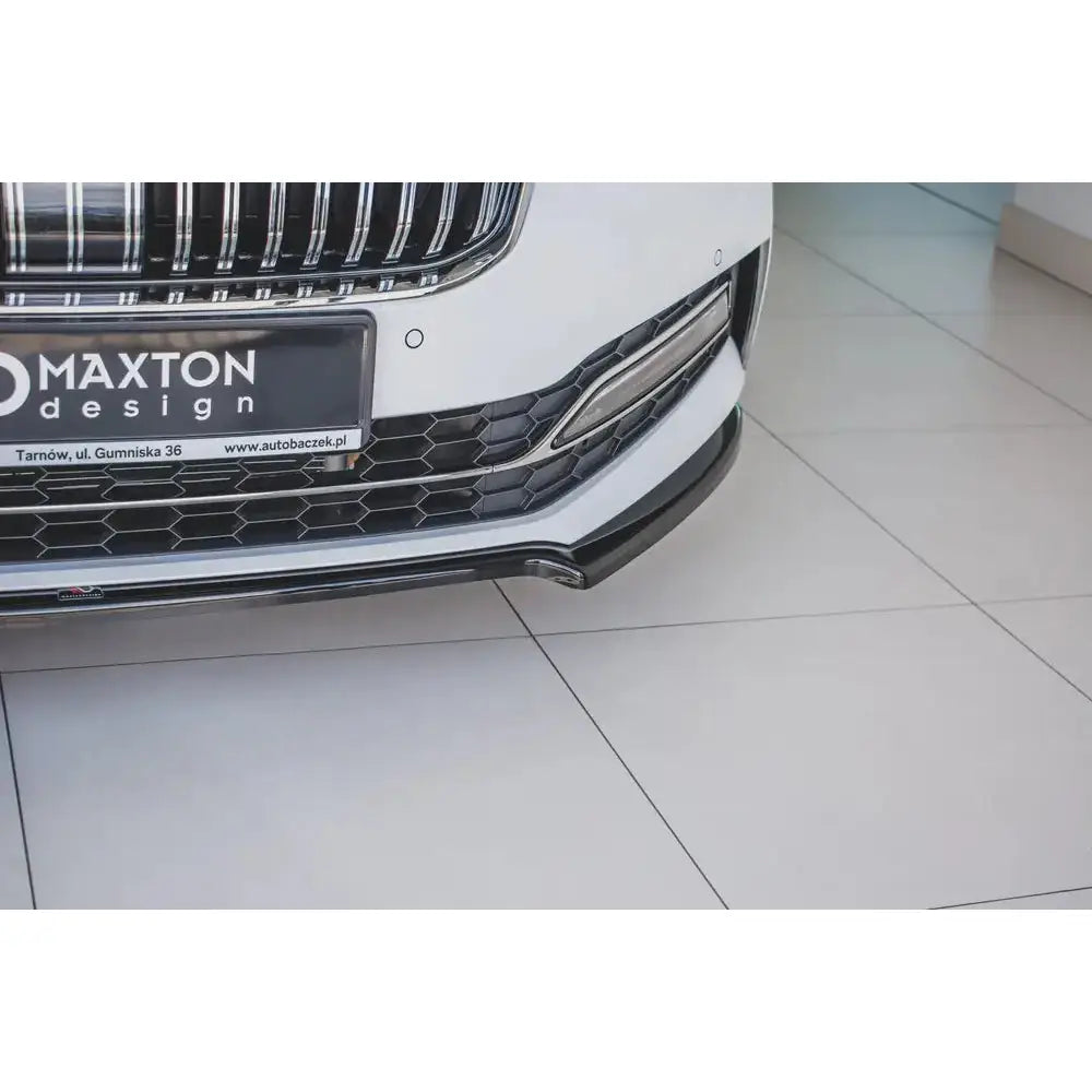 Frontleppe V.1 Skoda Superb Mk3 Fl
