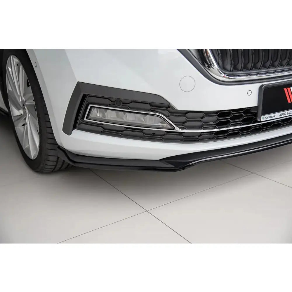 Frontleppe V.2 Skoda Octavia Mk4