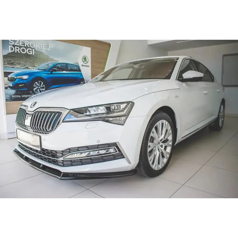 Frontleppe V.2 Skoda Superb Mk3 Fl