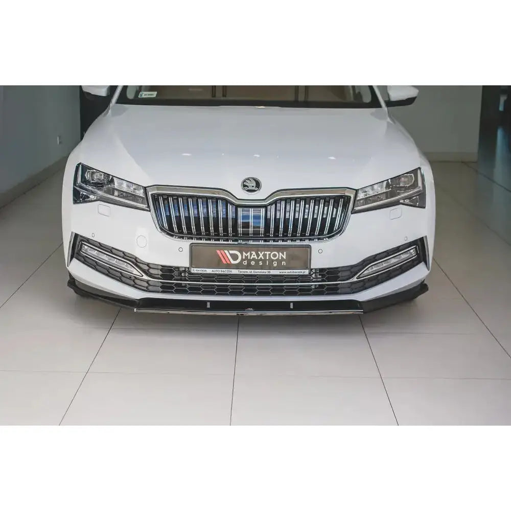 Frontleppe V.2 Skoda Superb Mk3 Fl