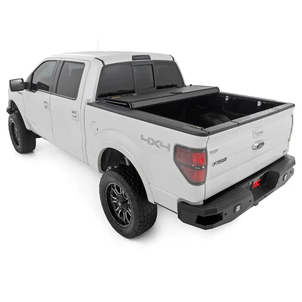 Hardt Toppdeksel Paki Tri-fold Flip Up Rough Country 5’7’’ - Ford F150 04-08