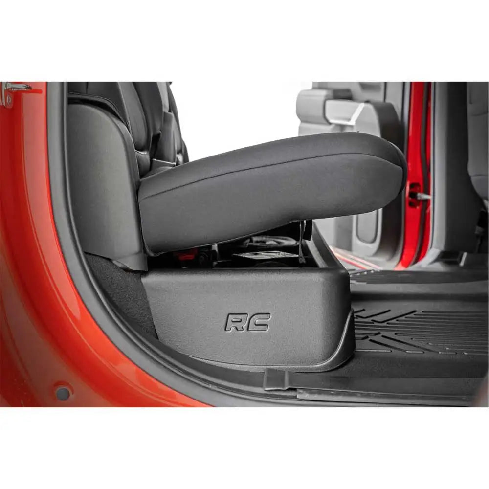 Rymlig Bagasjerom Under Setet for Baksete - Chevrolet Silverado 2500 20-