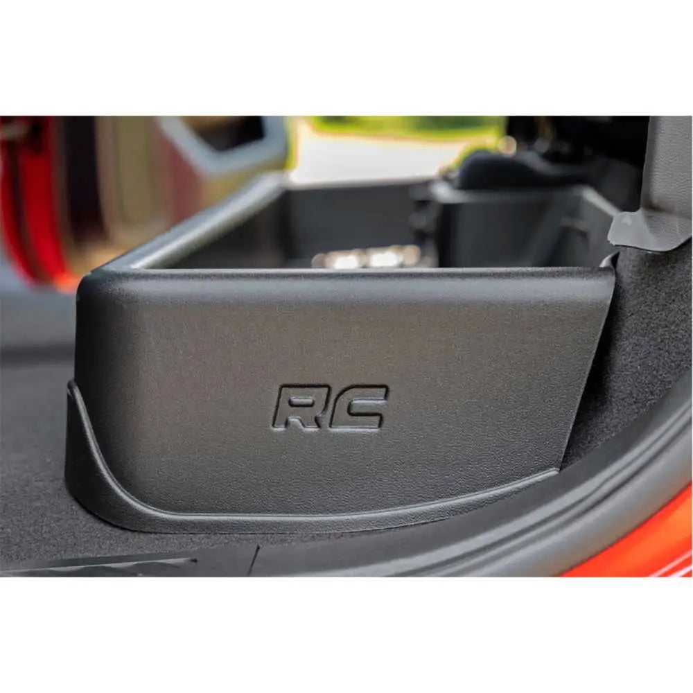 Rymlig Bagasjerom Under Setet for Baksete - Chevrolet Silverado 2500 20-