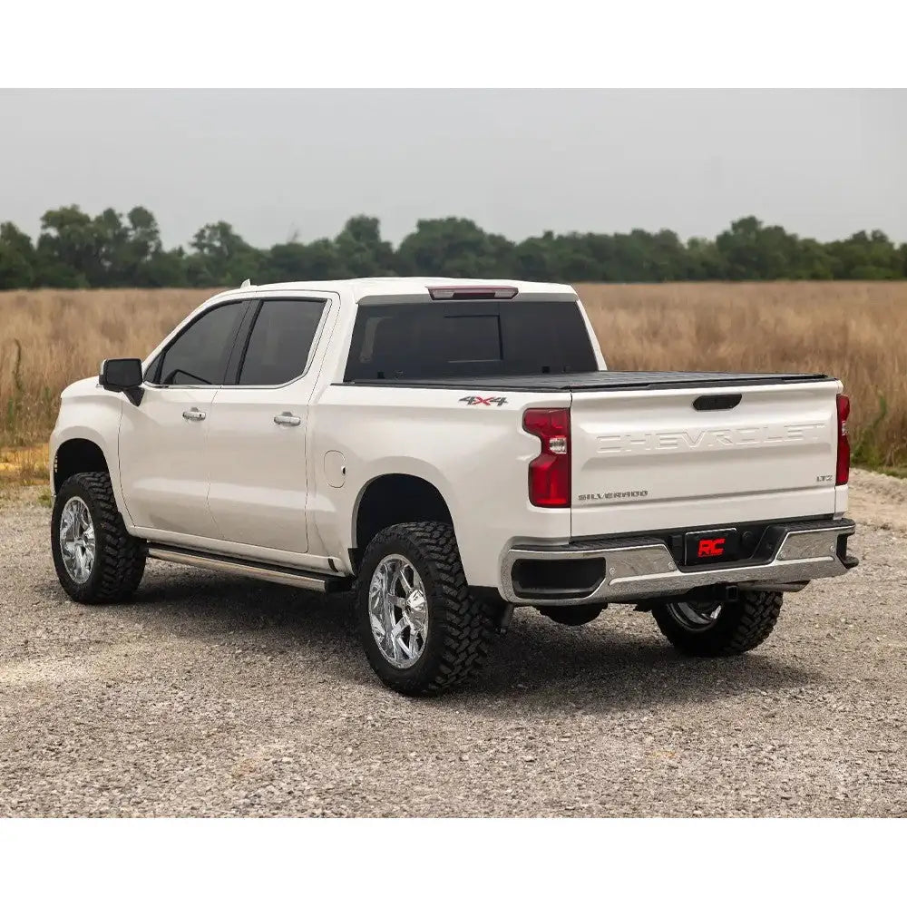 Solid Tri-fold Lavprofil Deksel Rough Country 5’10’’ - Gmc Sierra 1500 19-