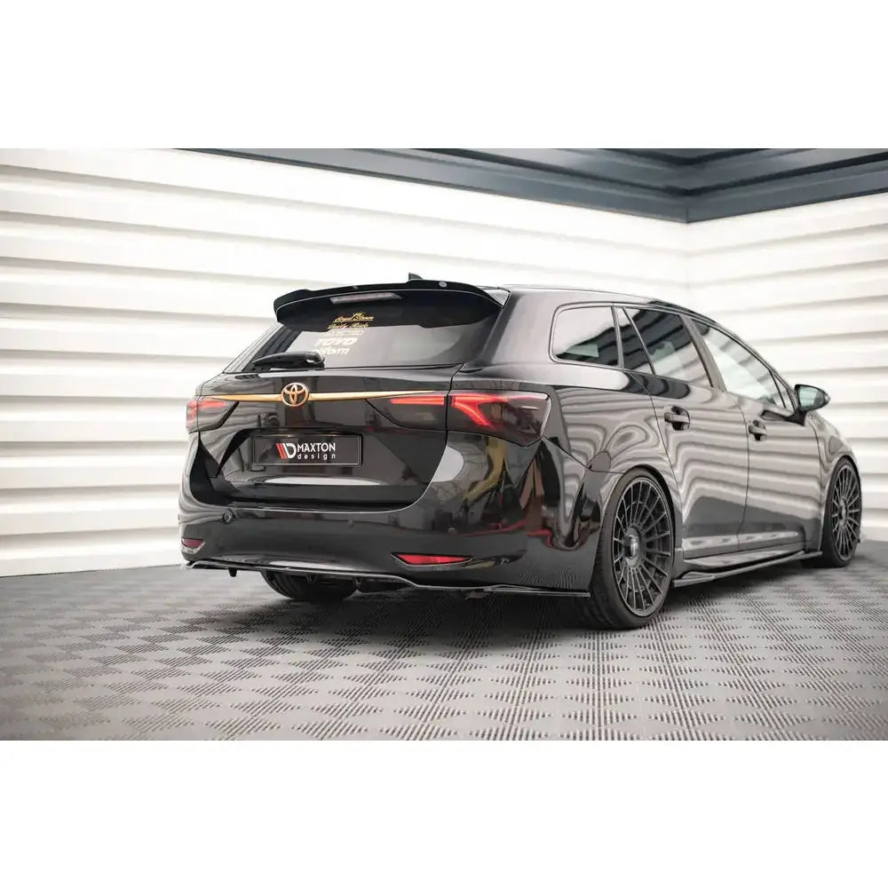 Spoiler Cap - Toyota Avensis Mk3 Facelift Wagon 15-18