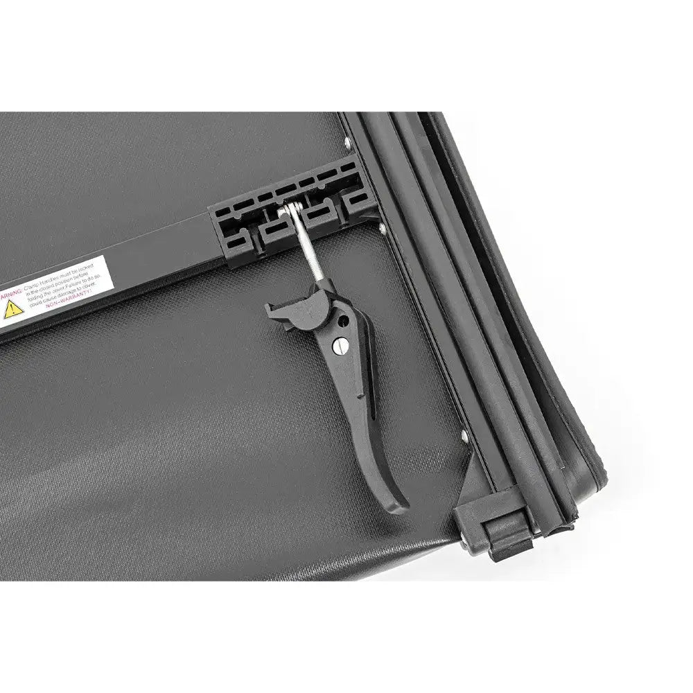 Tri-fold Soft Cover Rough Country 5’9’’ - Chevrolet Silverado 1500 14-19