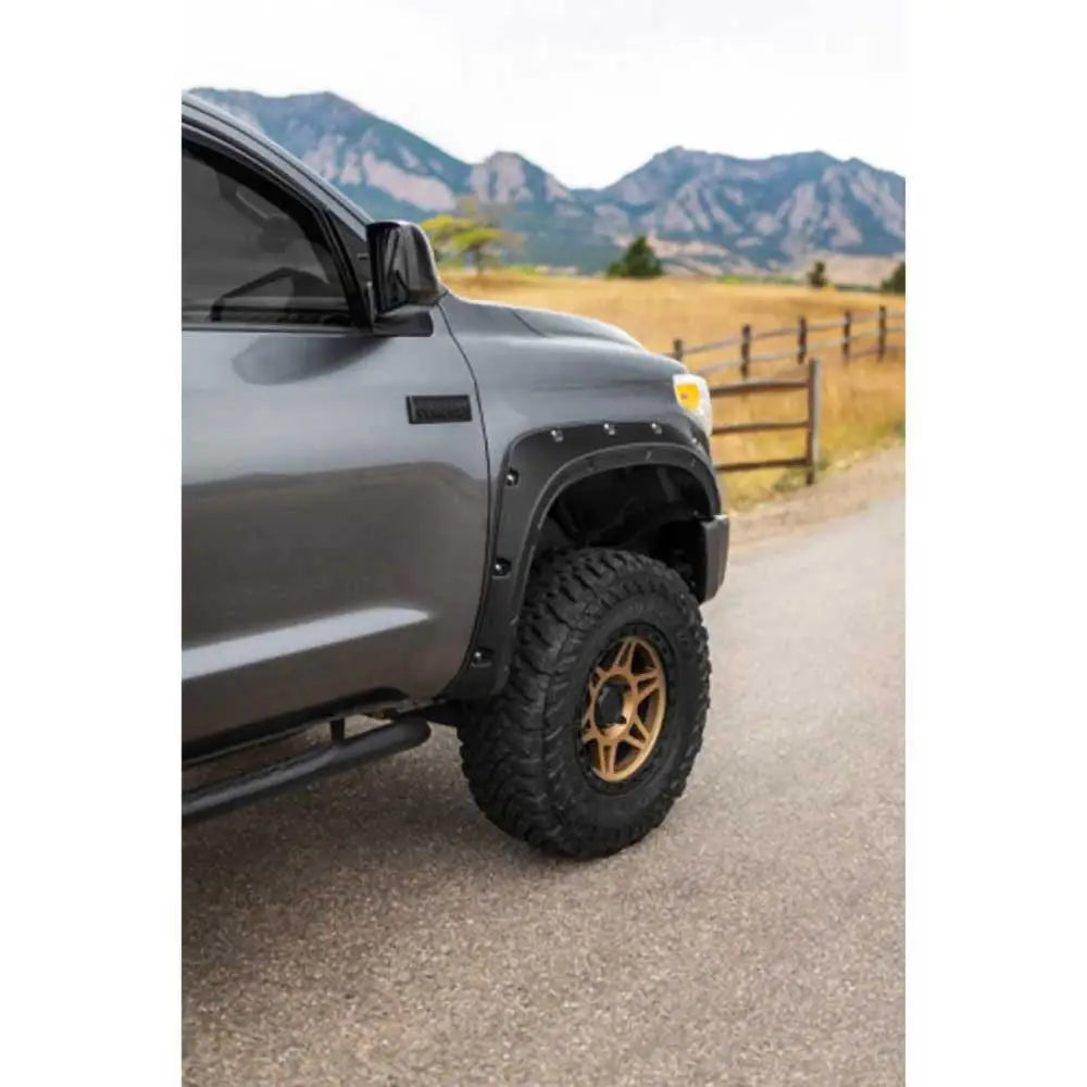 Utvidelser Skjermbue Lommer Rough Country Defender - Toyota Tundra 14-21.