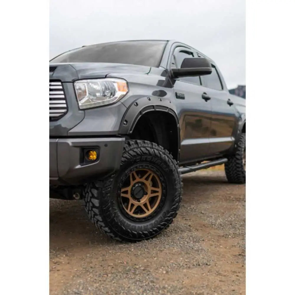 Utvidelser Skjermbue Lommer Rough Country Defender - Toyota Tundra 14-21.